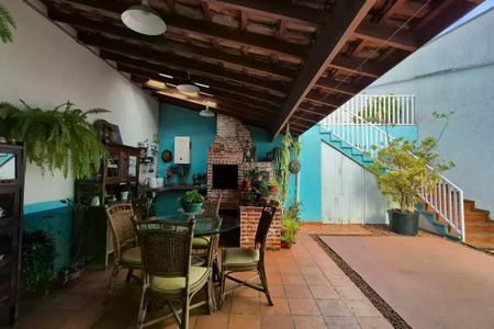 Casa à venda com 237m², 3 quartos e 5 vagas