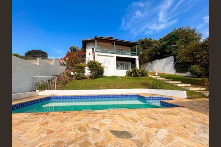 Casa à venda com 301m², 3 quartos e 3 vagas