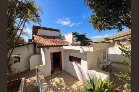 Casa à venda com 301m², 3 quartos e 3 vagas