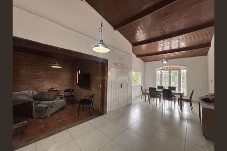 Casa à venda com 301m², 3 quartos e 3 vagas