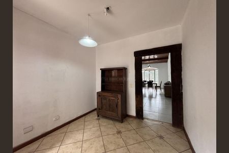 Casa à venda com 301m², 3 quartos e 3 vagas