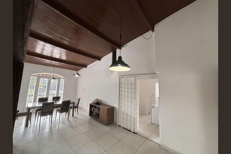 Casa à venda com 301m², 3 quartos e 3 vagas