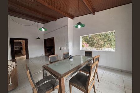 Casa à venda com 301m², 3 quartos e 3 vagas