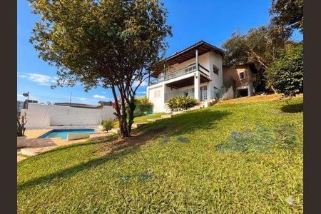 Casa à venda com 301m², 3 quartos e 3 vagas