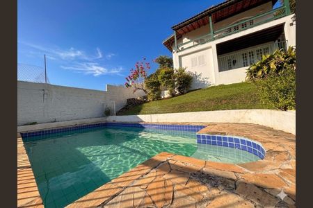 Casa à venda com 301m², 3 quartos e 3 vagas
