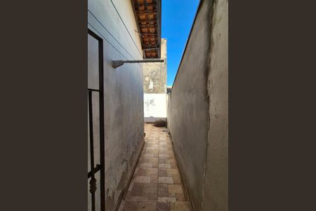 Casa para alugar com 180m², 3 quartos e 2 vagasCorredor 