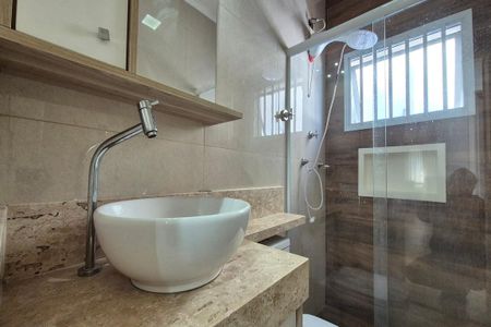 Casa para alugar com 180m², 3 quartos e 2 vagasBanheiro