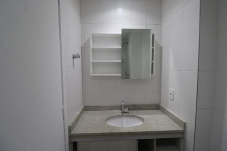 Apartamento à venda com 74m², 2 quartos e 1 vagaBanheiro da suíte