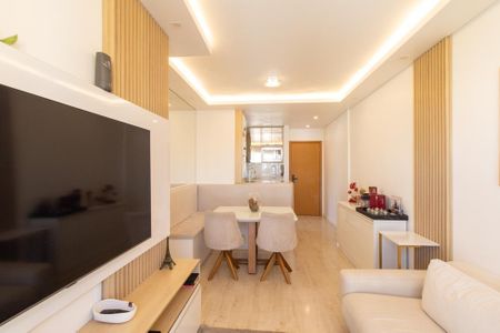 Apartamento à venda com 62m², 3 quartos e 1 vaga Apartamento à venda com 62m², 3 quartos e 1 vagaSala