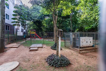 Vista Quarto 1 de apartamento para alugar com 2 quartos, 40m² em Jardim Marilu, São Paulo
