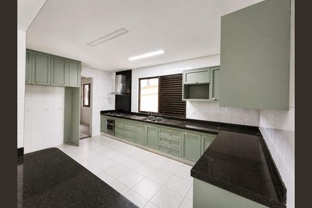 Casa de condomínio para alugar com 400m², 5 quartos e 4 vagas Casa de condomínio para alugar com 400m², 5 quartos e 4 vagasCozinha
