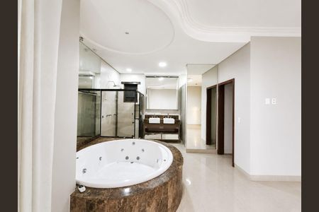 Casa de condomínio para alugar com 400m², 5 quartos e 4 vagas Casa de condomínio para alugar com 400m², 5 quartos e 4 vagasBanheiro