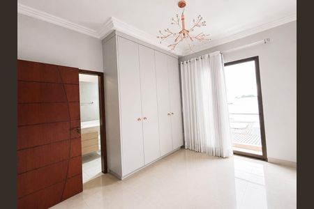 Casa de condomínio para alugar com 400m², 5 quartos e 4 vagas Casa de condomínio para alugar com 400m², 5 quartos e 4 vagasQuarto