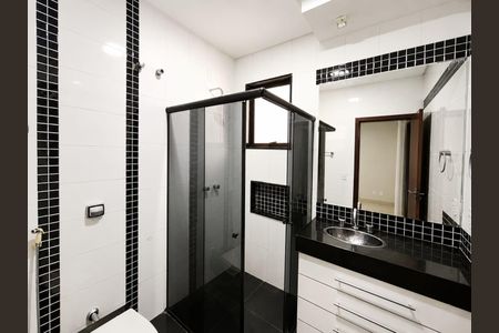 Casa de condomínio para alugar com 400m², 5 quartos e 4 vagas Casa de condomínio para alugar com 400m², 5 quartos e 4 vagasBanheiro