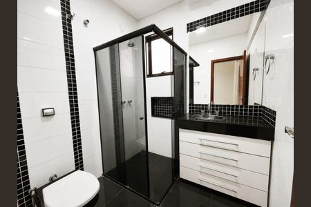 Casa de condomínio para alugar com 400m², 5 quartos e 4 vagas Casa de condomínio para alugar com 400m², 5 quartos e 4 vagasBanheiro