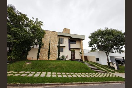 Casa de condomínio para alugar com 400m², 5 quartos e 4 vagas Casa de condomínio para alugar com 400m², 5 quartos e 4 vagasFachada