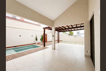 Casa de condomínio para alugar com 400m², 5 quartos e 4 vagas Casa de condomínio para alugar com 400m², 5 quartos e 4 vagasÁrea externa