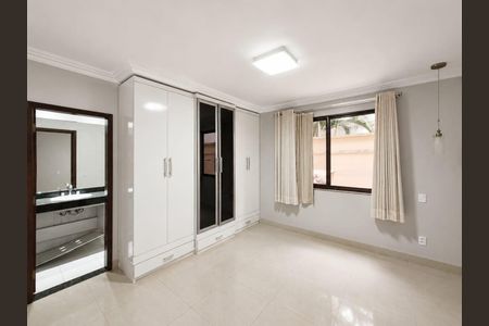 Casa de condomínio para alugar com 400m², 5 quartos e 4 vagas Casa de condomínio para alugar com 400m², 5 quartos e 4 vagasQuarto