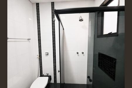 Casa de condomínio para alugar com 400m², 5 quartos e 4 vagas Casa de condomínio para alugar com 400m², 5 quartos e 4 vagasBanheiro