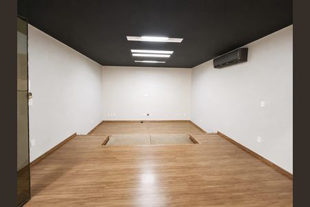 Casa de condomínio para alugar com 400m², 5 quartos e 4 vagas Casa de condomínio para alugar com 400m², 5 quartos e 4 vagasQuarto