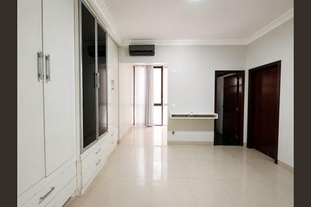 Casa de condomínio para alugar com 400m², 5 quartos e 4 vagas Casa de condomínio para alugar com 400m², 5 quartos e 4 vagasQuarto