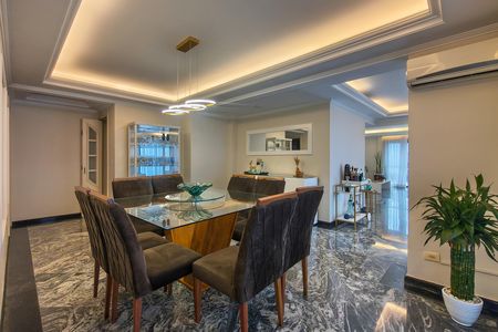 Apartamento para alugar com 380m², 4 quartos e 5 vagasSala
