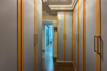 Apartamento para alugar com 380m², 4 quartos e 5 vagasSuite 2 (closet)