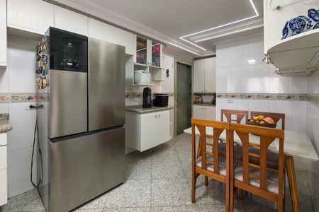 Apartamento para alugar com 380m², 4 quartos e 5 vagasCozinha 