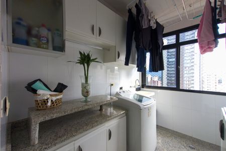 Apartamento para alugar com 380m², 4 quartos e 5 vagasÁrea de Serviço