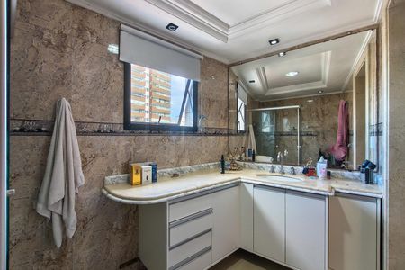 Apartamento para alugar com 380m², 4 quartos e 5 vagasBanheiro da Suíte 2