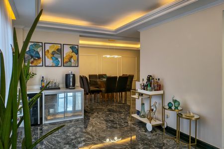 Apartamento para alugar com 380m², 4 quartos e 5 vagasSala