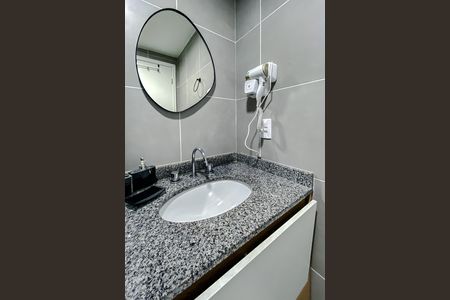 Apartamento à venda com 55m², 2 quartos e sem vaga Apartamento à venda com 55m², 2 quartos e sem vagaBanheiro