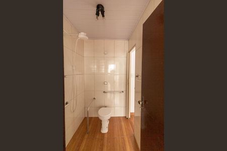 Casa para alugar com 150m², 2 quartos e 4 vagasBanheiro de Serviço