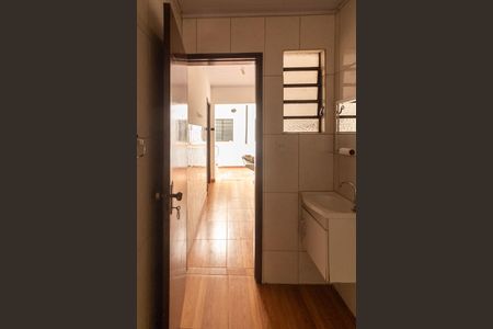 Casa para alugar com 150m², 2 quartos e 4 vagasBanheiro de Serviço