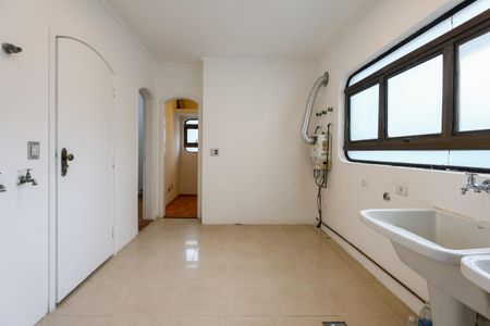 Apartamento para alugar com 256m², 4 quartos e 4 vagas Apartamento para alugar com 256m², 4 quartos e 4 vagasÁrea de Serviço