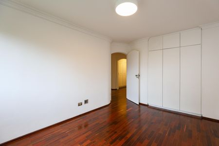 Apartamento para alugar com 256m², 4 quartos e 4 vagas Apartamento para alugar com 256m², 4 quartos e 4 vagasQuarto 2