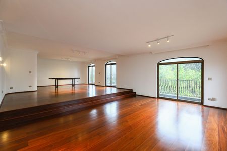 Apartamento para alugar com 256m², 4 quartos e 4 vagas Apartamento para alugar com 256m², 4 quartos e 4 vagasSala
