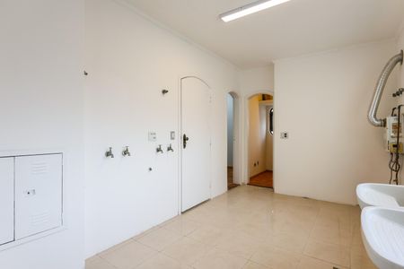 Apartamento para alugar com 256m², 4 quartos e 4 vagas Apartamento para alugar com 256m², 4 quartos e 4 vagasÁrea de Serviço