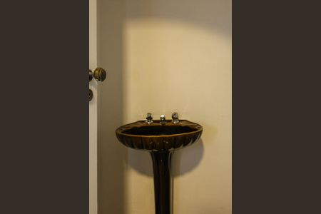 Apartamento para alugar com 256m², 4 quartos e 4 vagas Apartamento para alugar com 256m², 4 quartos e 4 vagasLavabo