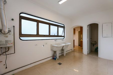 Apartamento para alugar com 256m², 4 quartos e 4 vagas Apartamento para alugar com 256m², 4 quartos e 4 vagasÁrea de Serviço