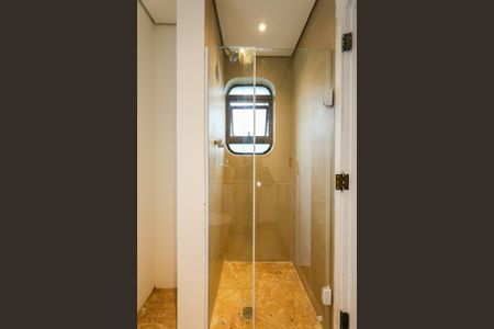 Apartamento para alugar com 256m², 4 quartos e 4 vagas Apartamento para alugar com 256m², 4 quartos e 4 vagasBanheiro da Suíte 2