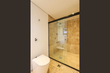 Apartamento para alugar com 256m², 4 quartos e 4 vagas Apartamento para alugar com 256m², 4 quartos e 4 vagasBanheiro da Suíte 1