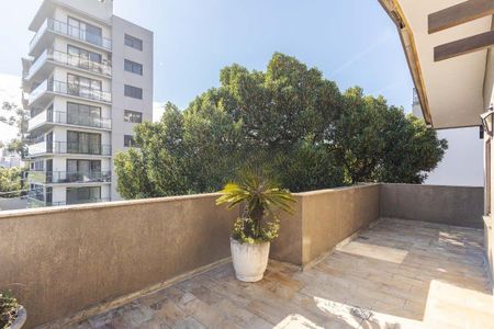 Apartamento para alugar com 140m², 2 quartos e 3 vagas