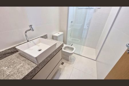 Banheiro de apartamento para alugar com 3 quartos, 120m² em Alphaville Araguaia, Goiânia