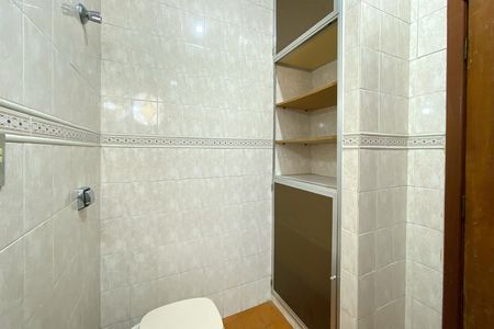 Casa para alugar com 102m², 2 quartos e 1 vaga Casa para alugar com 102m², 2 quartos e 1 vagaBanheiro