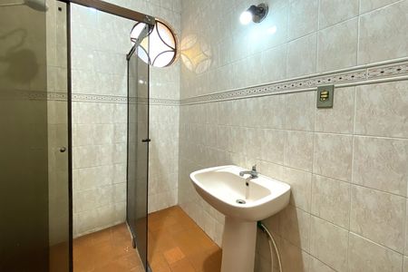 Casa para alugar com 102m², 2 quartos e 1 vaga Casa para alugar com 102m², 2 quartos e 1 vagaBanheiro
