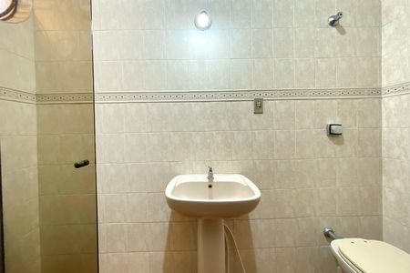 Casa para alugar com 102m², 2 quartos e 1 vaga Casa para alugar com 102m², 2 quartos e 1 vagaBanheiro