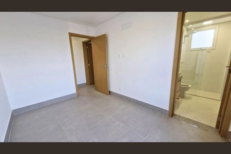 Suíte  de apartamento para alugar com 2 quartos, 61m² em Setor Crimeia Oeste, Goiânia
