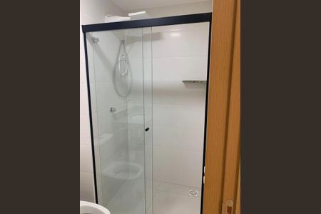 Banheiro da Suíte  de apartamento para alugar com 2 quartos, 61m² em Setor Crimeia Oeste, Goiânia