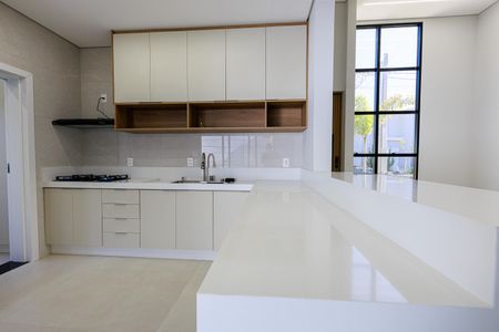 Casa de condomínio para alugar com 198m², 3 quartos e 4 vagas
